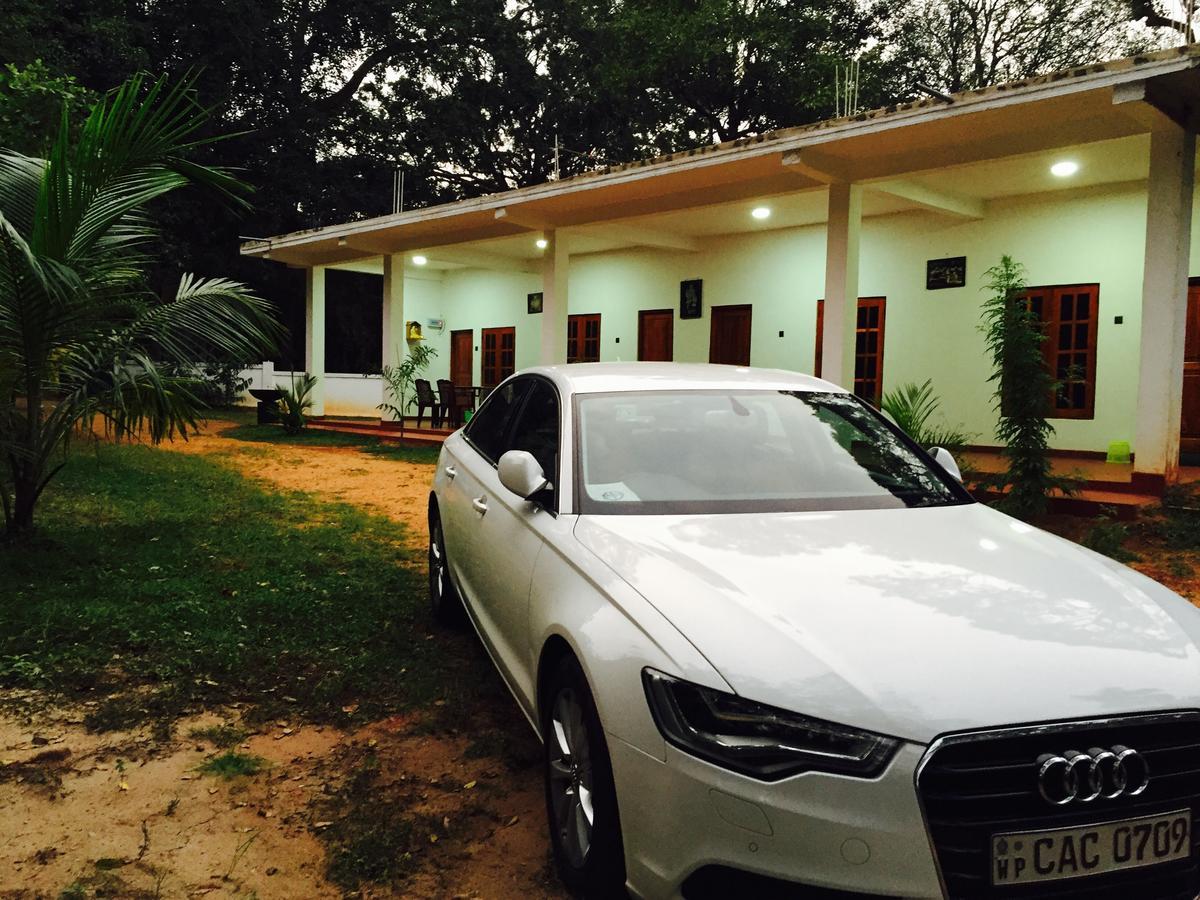 Punkalasa Tourist Lodge Anuradhapura Zewnętrze zdjęcie